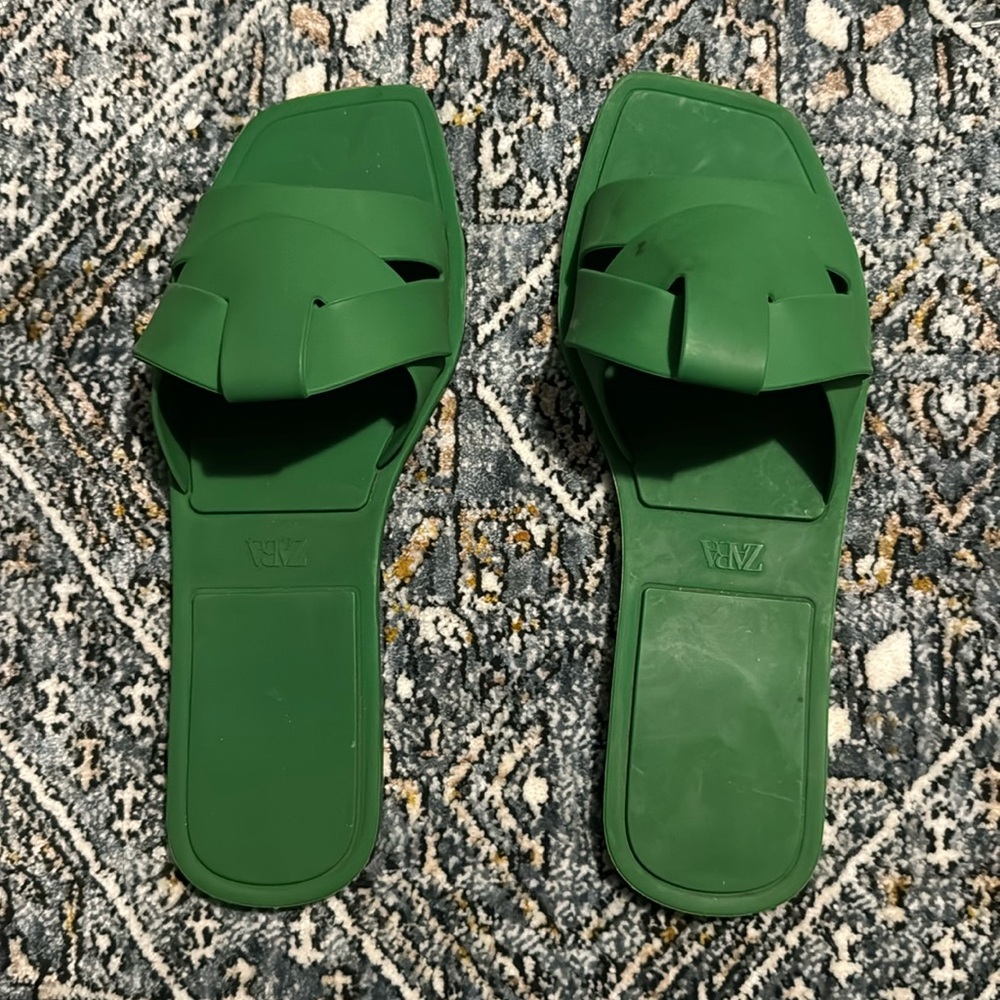 Zara flats